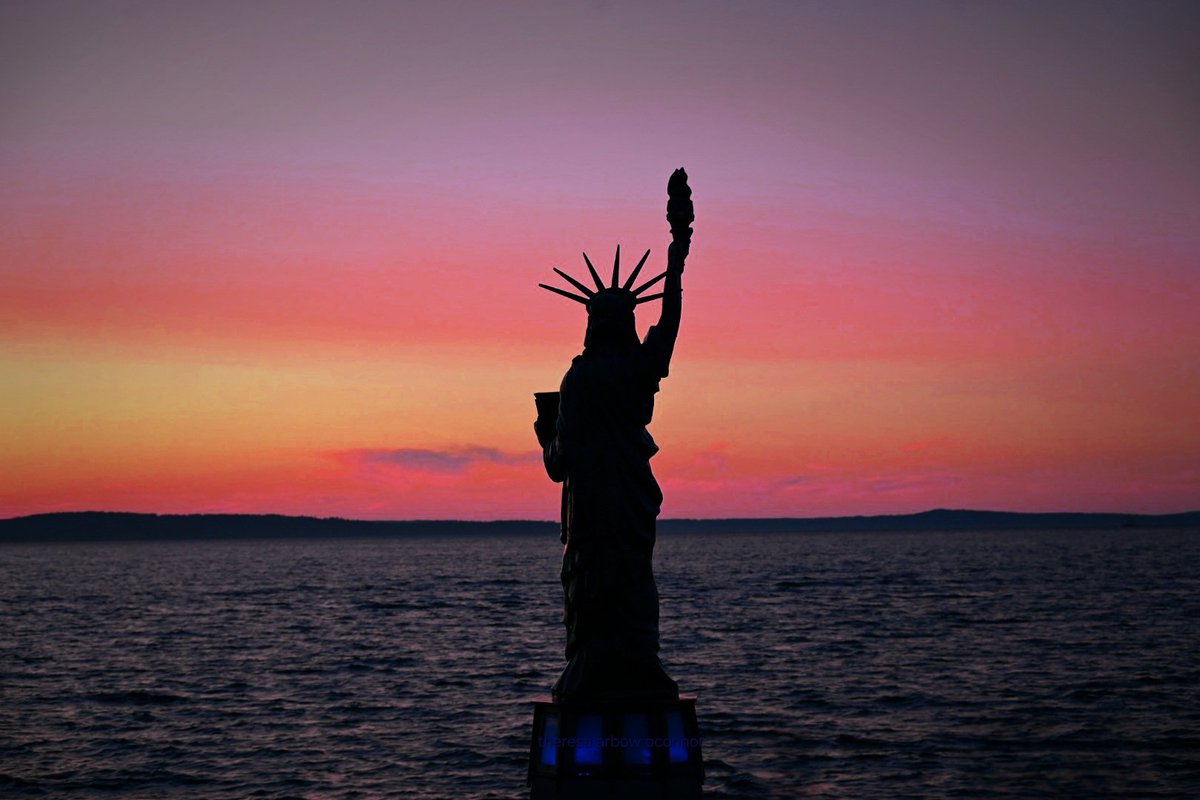 TheresaArbowOC's tweet photo. Love & light to @SpokaneCity from #Seattle tonight #Alki ♡ https://t.co/2mIyYZha4M