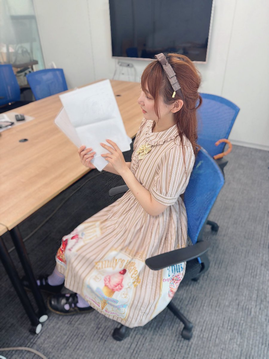 ainoeri's tweet photo. 冬の発表に向けて ..

打ち合わせDay！！
早くもサンプルが上がってきているもの含め…とっっっても可愛くて大感動！！！✨️

ハロウィンが終わった頃に連続で素敵な企画がありますので、お楽しみに♡♡ https://t.co/F2Ib5Sn8xz