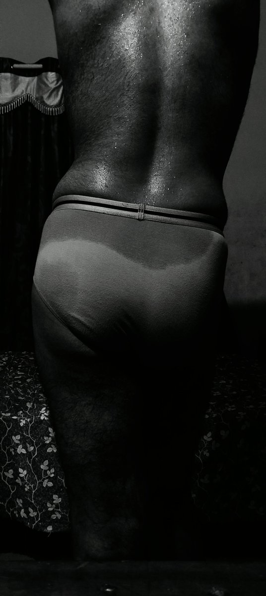forbiddenfriut_'s tweet photo. 𝚂𝚘𝚖𝚎 𝚜𝚑𝚊𝚍𝚎𝚜 𝚘𝚏 𝚐𝚛𝚎𝚢 🩶
    Somewhat a thirst trap😉 https://t.co/GXFXiMpJOH