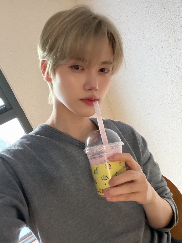 antonlver's tweet photo. a duo i just made up (twins since 2020) https://t.co/ByW97GuynU