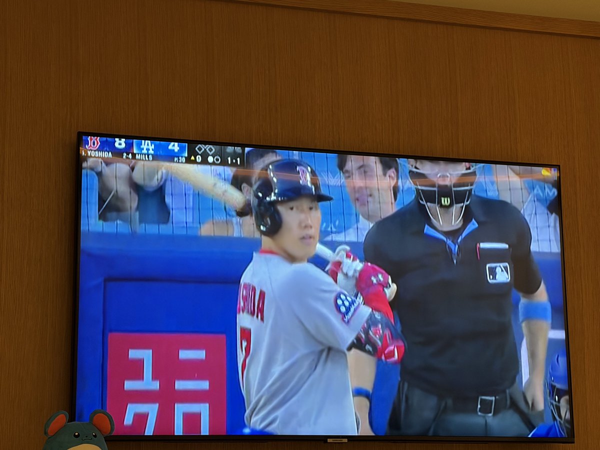 aoboushi0801's tweet photo. 正尚と翔平さんが現地のテレビで出てた

こっちの実況が何言ってるか分からなかったのでYouTubeで日本語実況者に同時実況してもらって… https://t.co/oKaZk7T9pR