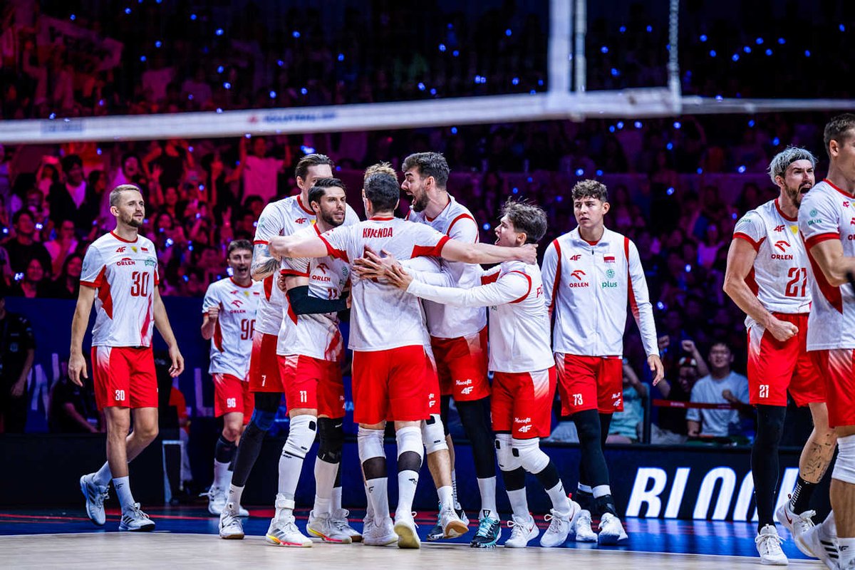 PolskaSiatkowka's tweet photo. 🥇🏆 🇵🇱

Fot. Volleyball World

#volleynallnationsleague #BePartOfTheFinals #TeamPoland #polskasiatkówka #reprezentacjapolski https://t.co/EiXYQu3lCC