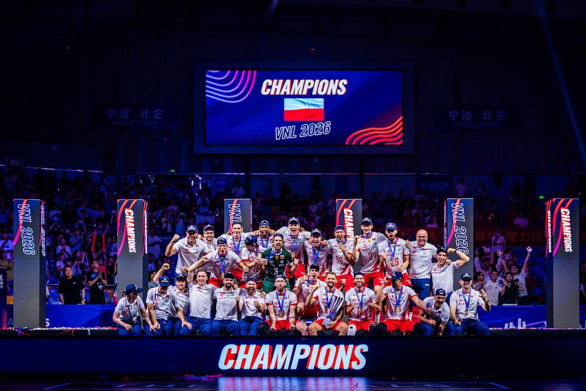 PolskaSiatkowka's tweet photo. 🥇🏆 🇵🇱

Fot. Volleyball World

#volleynallnationsleague #BePartOfTheFinals #TeamPoland #polskasiatkówka #reprezentacjapolski https://t.co/EiXYQu3lCC