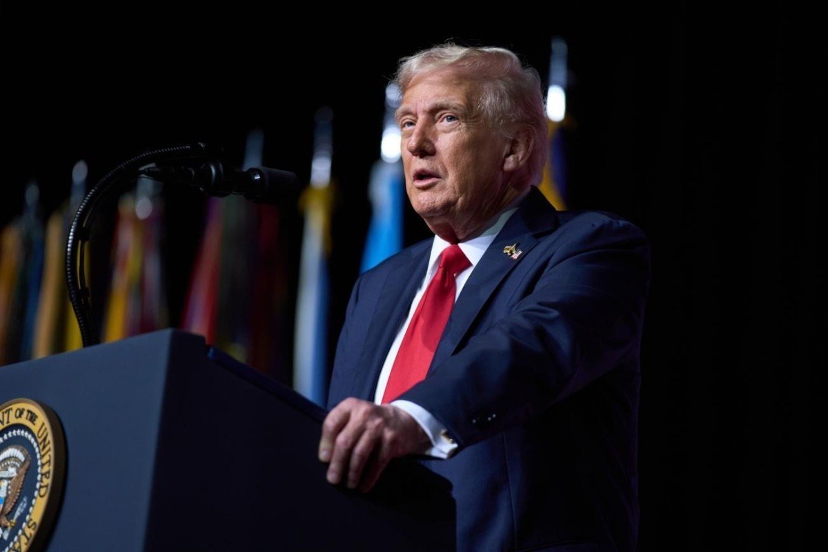 Apa_French's tweet photo. Trump : Les États-Unis et l'Iran sont parvenus à un accord concernant le détroit d'Hormuz https://t.co/8ll3sw7ZVr https://t.co/m7mWiJXWNf
