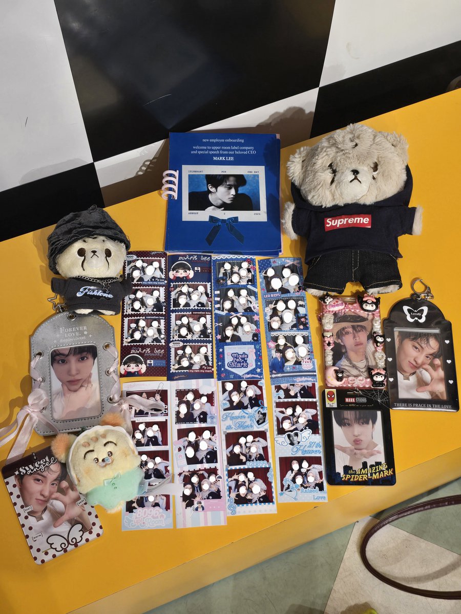 cha_byeol's tweet photo. ۶ৎ happy mark day ⋆˚࿔
My favorite agenda ☝️😋
Makasih semua yang udah bikin photoframe gemas ini dan makasih teman-timun udah mau diajak photobox 😚🥳
#오랜내여름민형아생일축하해
#AlwayswithMarkLee
– Ppiyishhuntframetime •ᴗ• https://t.co/pVa4E2lfVM