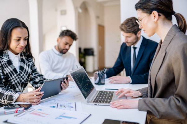 RussellBedford's tweet photo. Read our latest insight article ‘India: Understanding the new labour codes’ by Viswanathan Vaidyanathan, Partner, and Meena Narayanan, Consulting Director at Sharp &amp; Tannan, a Russell Bedford International member firm in Chennai: https://t.co/ySDS22KF5L

#india #takingyoufurther https://t.co/UyBIv6ZeIa