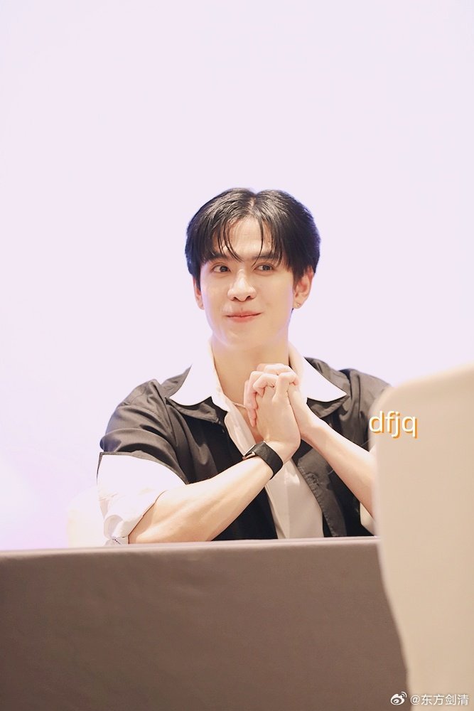 dfjq180986's tweet photo. You are so nice!

FILM FANSIGN IN SHANGHAI 

#OneSummerDaywithFilm

#FilmThanapat
#ฟิล์มธนภัทร https://t.co/5WyDADLvwC