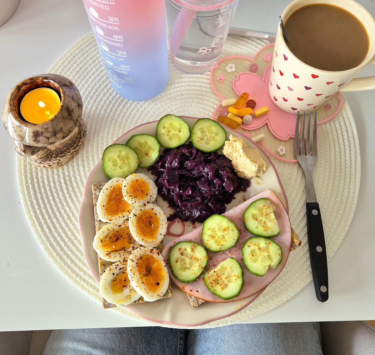 rosaimur's tweet photo. Today's breakfast ^^ 395c 
I absolutely adore caramelized onion hummus https://t.co/PRYHna1NXN