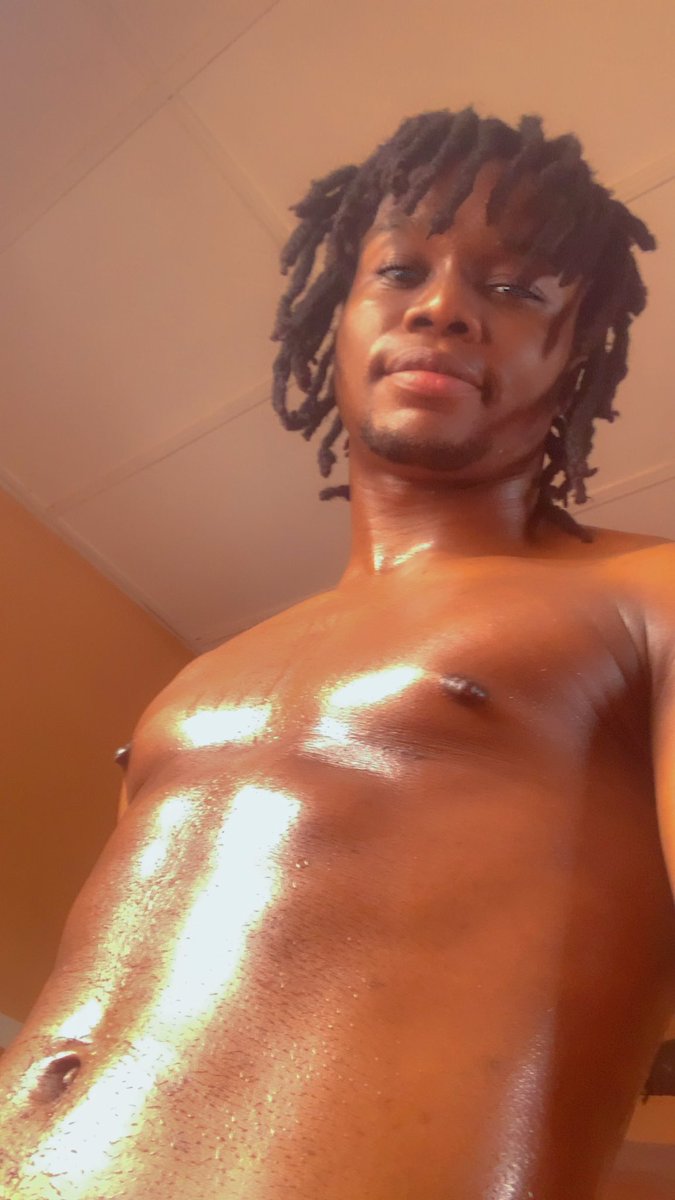 Longjohnbobo's tweet photo. Body oily skin 🤤 https://t.co/WbH2locUUc