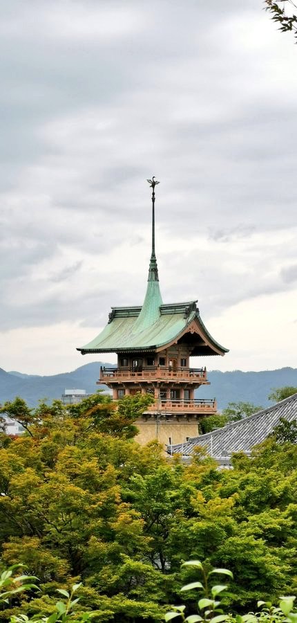 hervorruf's tweet photo. そうか、祇園閣出来てから100年なんだ https://t.co/wwwompIcVU