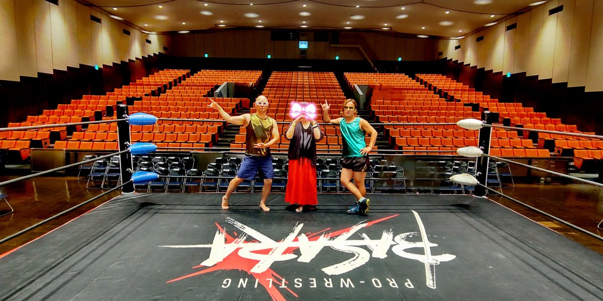 1000ruri's tweet photo. 後楽園ホールのリングに大好きなプロレスラーと一緒に立ちました♡
選手のみなさんが見てる景色の一部分を一緒に見る事が出来て幸せです♡
ありがとう #HouseofBASARA
ありがとうFC撮影会！！

#basara_pw https://t.co/57iMwJq6nR