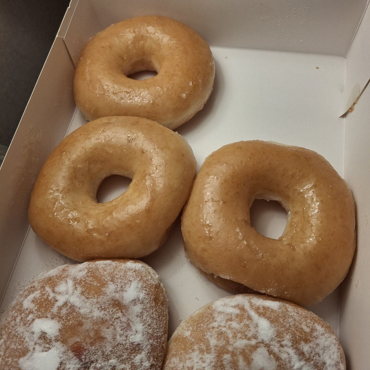 hsch00lers's tweet photo. nom nommmmmm https://t.co/4tSDrjAUxC