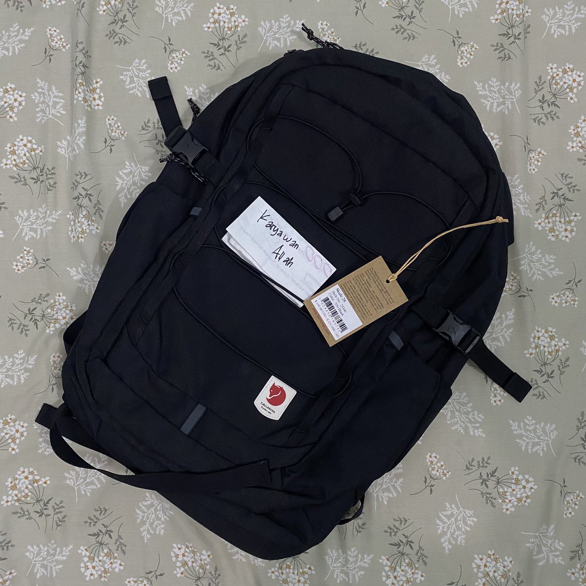 rdwnmrt's tweet photo. WTS fjallraven kanken skule 28, original, black, lokasi klaten, 1.6jt free ongkir #jualkanken jual tas laptop https://t.co/hHbJhQ0lKT