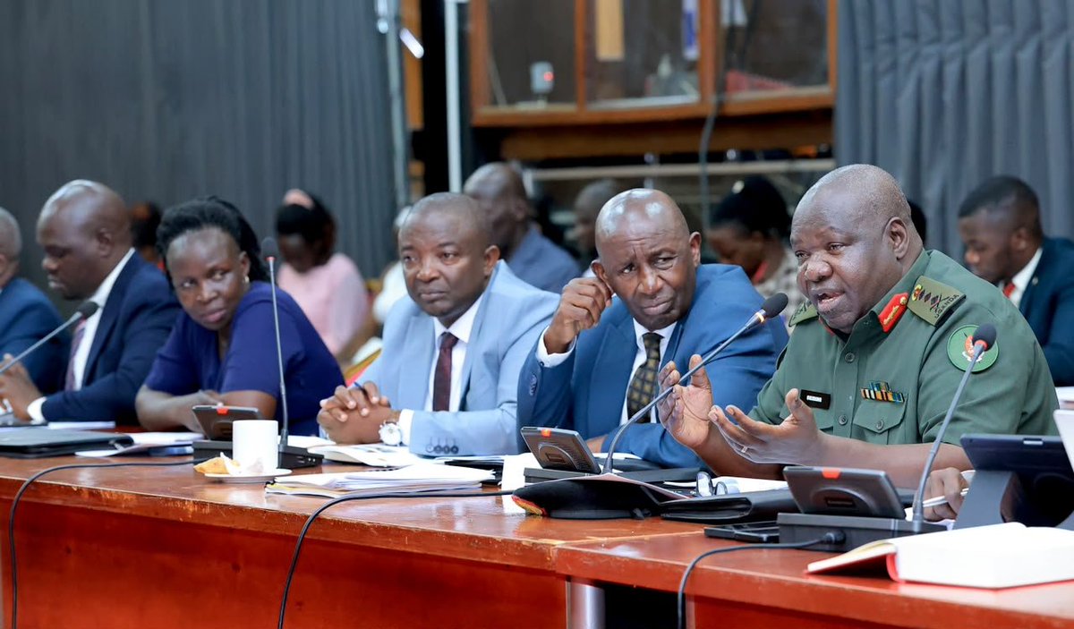 TheBellUg's tweet photo. UPDATE | Parliament has directed Benon Kajuna, Managing Director of Uganda Railways Corporation, to appear before the Criminal Investigations Directorate (CID) to provide a statement concerning the disappearance of 394 railway wagons. https://t.co/Q5XE9GNfin