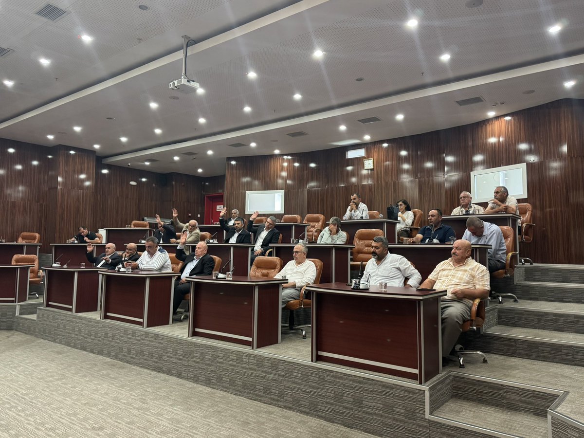 bitlismeclis's tweet photo. 📌Ağustos Ayı Olağan Meclis Toplantısı - 1.Birleşim|

il Genel Meclisimiz, Ağustos Ayı Olağan Meclis Toplantısı’nın 1. Birleşimini İl Genel Meclis Başkanımız Sn. Medet İLBARS (@medetilbars) başkanlığında gerçekleştirdi.

İlimizin kalkınması, köy ve beldelerimizin ihtiyaçlarının karşılanması amacıyla gündem maddeleri görüşülerek karara bağlandı. Alınan kararların Bitlis’imize hayırlı olmasını dileriz.