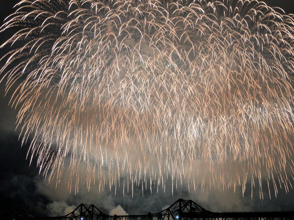 Lady_Grey77's tweet photo. 長岡花火🎇来てます
たまゆらの夜ーーーーーーー https://t.co/K8Y0jfg8YG