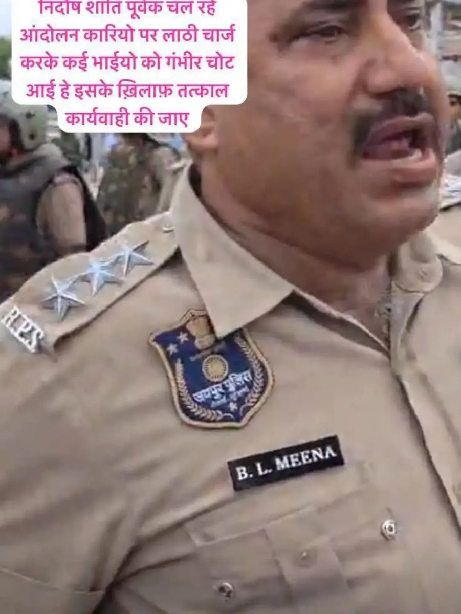 Blooder_Banna's tweet photo. जयपुर में शांतिपूर्वक UGC roll back कलैक्टर को ज्ञापन देने को चल रहे रैली में इस पुलिस कर्मचारी ने लाठीचार्ज कर माहौल खराब किया तुरंत कार्रवाई हो इनपर

 UGC Roll back @jaipur_police @PoliceRajasthan https://t.co/o0iipy7zbZ