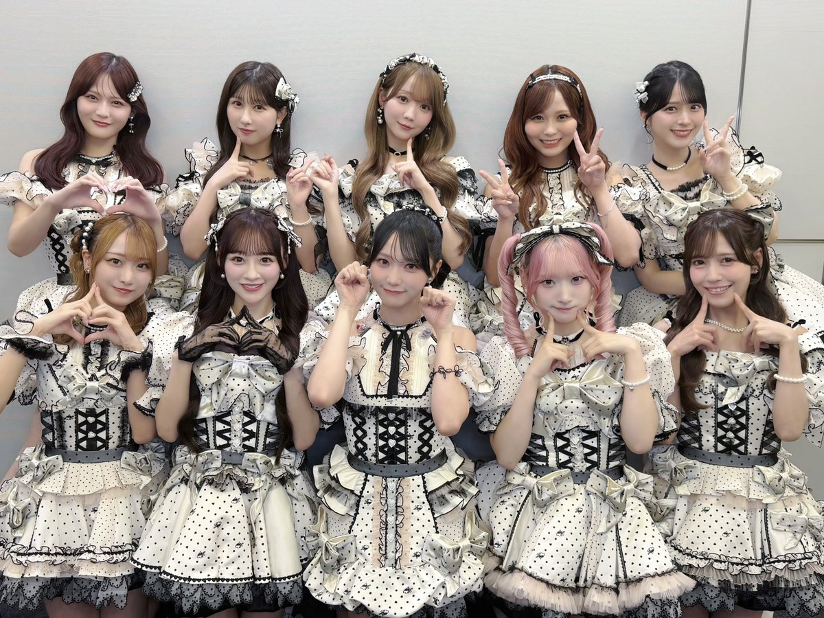Equal_LOVE_12's tweet photo. 「CDTVライブ！ライブ！」にて
8/26(水)発売の21stシングル表題曲

❥ 『恋、はじめました。』 ​

を初披露させていただきました💘˒˒
ありがとうございました🫧゛

本日24時から先行配信がスタートします✨
どうぞ、お楽しみに🎶

#恋はじめました 
#イコラブ
#CDTVライブライブ
@TBSCDTV https://t.co/3IlnHXsJ63