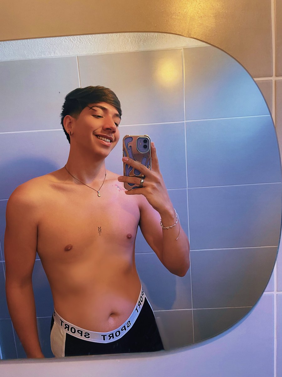 sweetboy6999's tweet photo. Come on touch my body #goodboy #body #onlyfans #nsfwtwtًً https://t.co/Fg0iOUuiRU