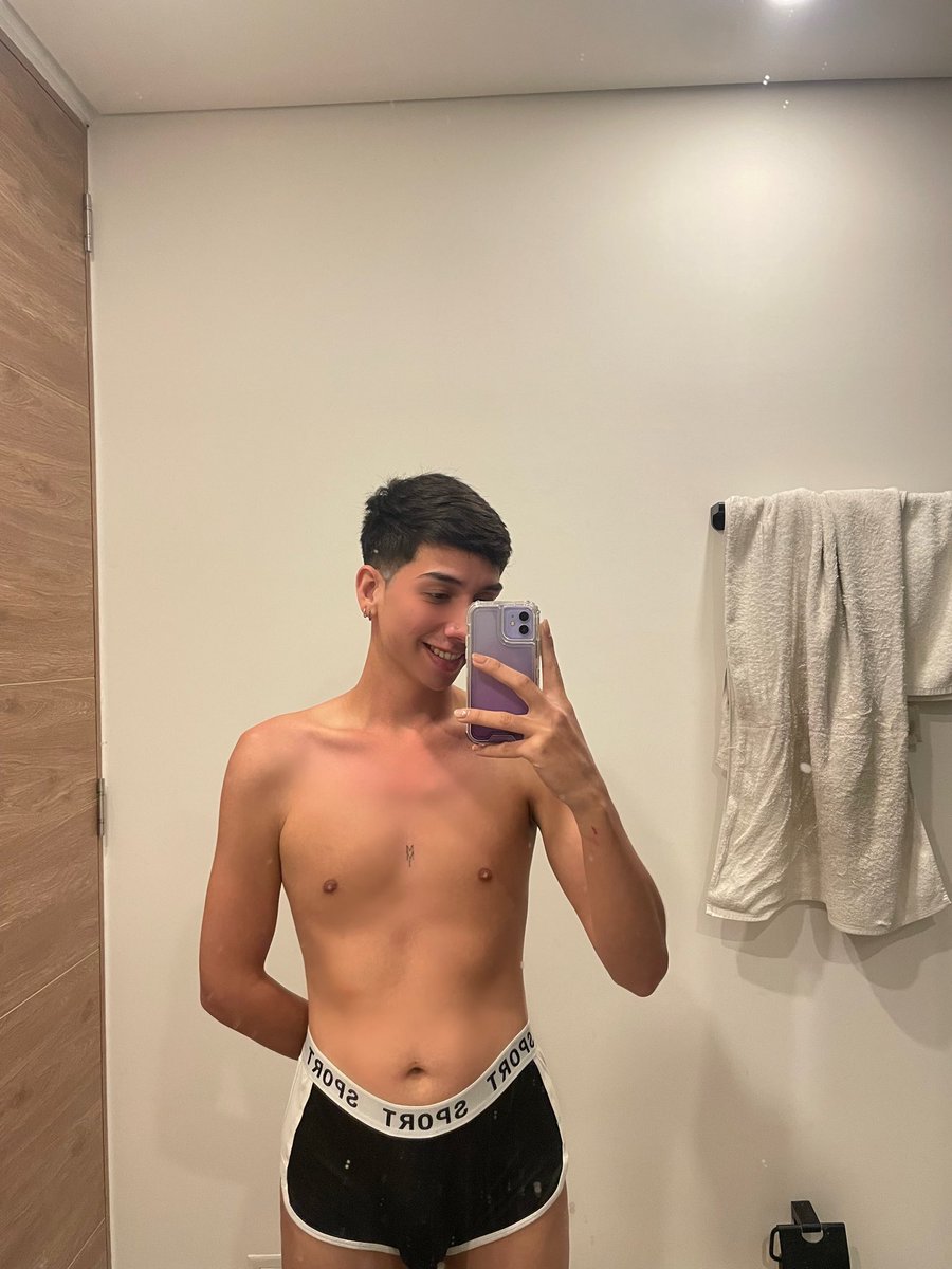 sweetboy6999's tweet photo. Come on touch my body #goodboy #body #onlyfans #nsfwtwtًً https://t.co/Fg0iOUuiRU