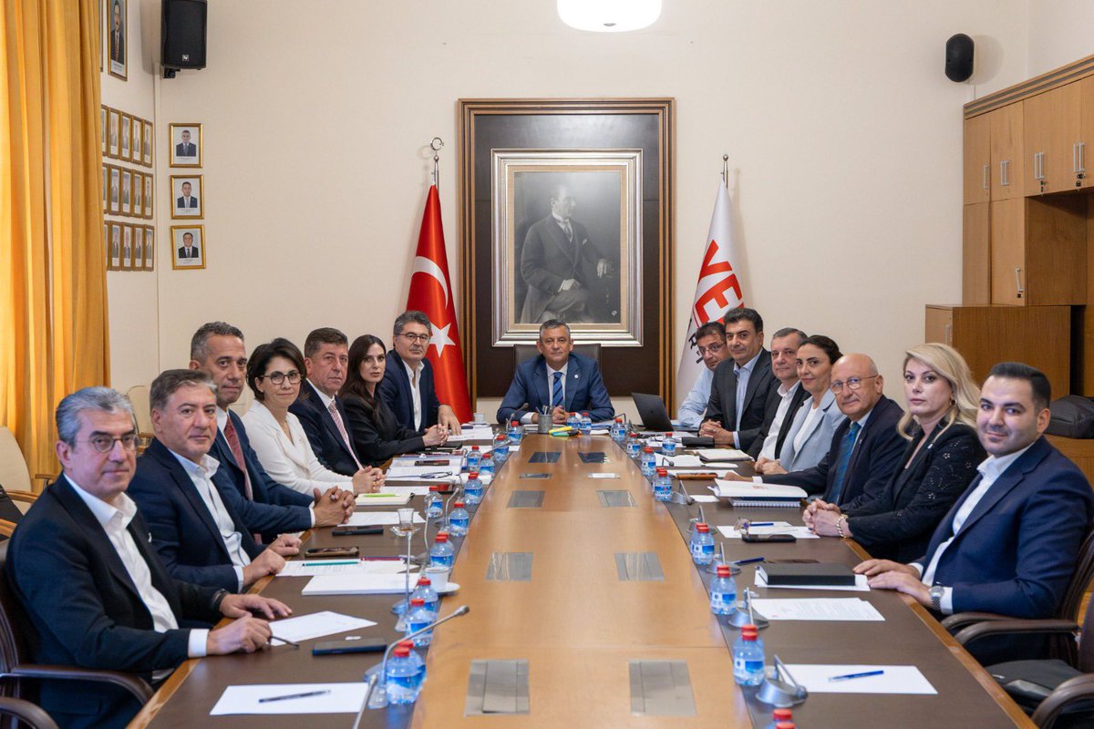 nurhayataltaca's tweet photo. TBMM’deyiz!

YENİ Parti Genel Başkanımız Sayın Özgür Özel’in liderliğinde Merkez Yönetim Kurulu (MYK) toplantımızı gerçekleştiriyoruz.

Ülkemizin yarınları için aldığımız kararların milletimize ve geleceğimize hayırlı olmasını diliyorum. https://t.co/QTYfNEXzaY
