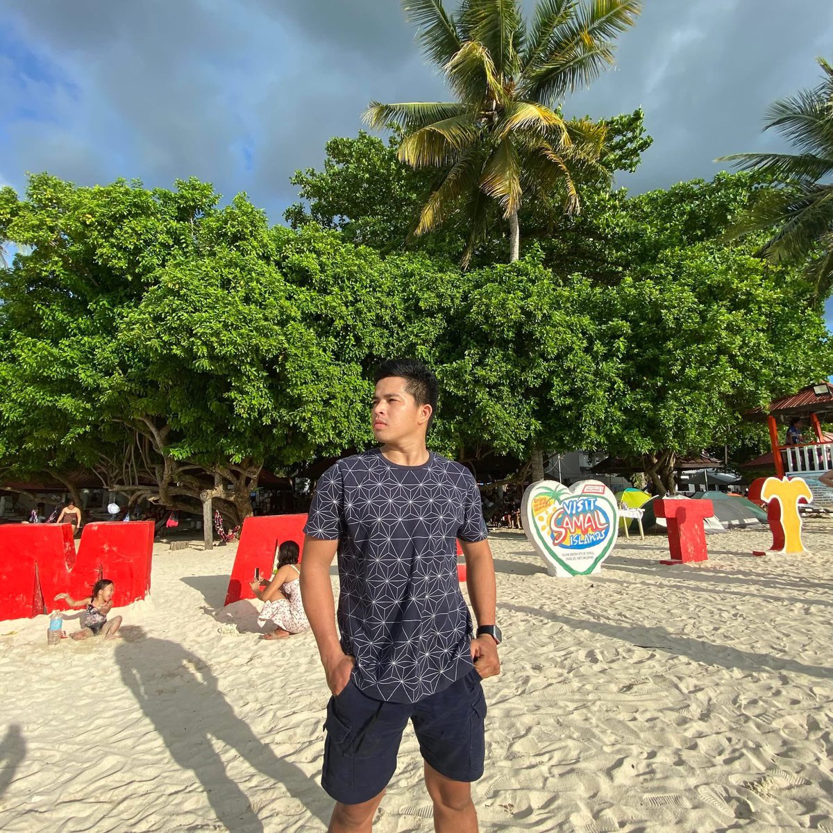 Inigo8989's tweet photo. Good day ma'am &amp; sir 
I'm Austin, a legit masseur with a certificate from TESDA 
To those who want to avail, please direct contact: 09773974473
So you can get a reply right away, don't do DMs here, just call or text 
#alterdavao #davaoalter #legitmassuer #madahistadavao #bagetsma https://t.co/AKoapXBJyu