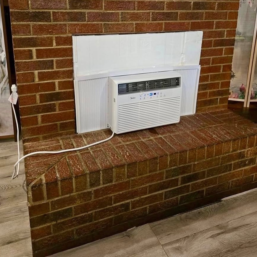 TechOperator's tweet photo. How to properly use a fireplace in Texas. https://t.co/KSoW7PrVcr