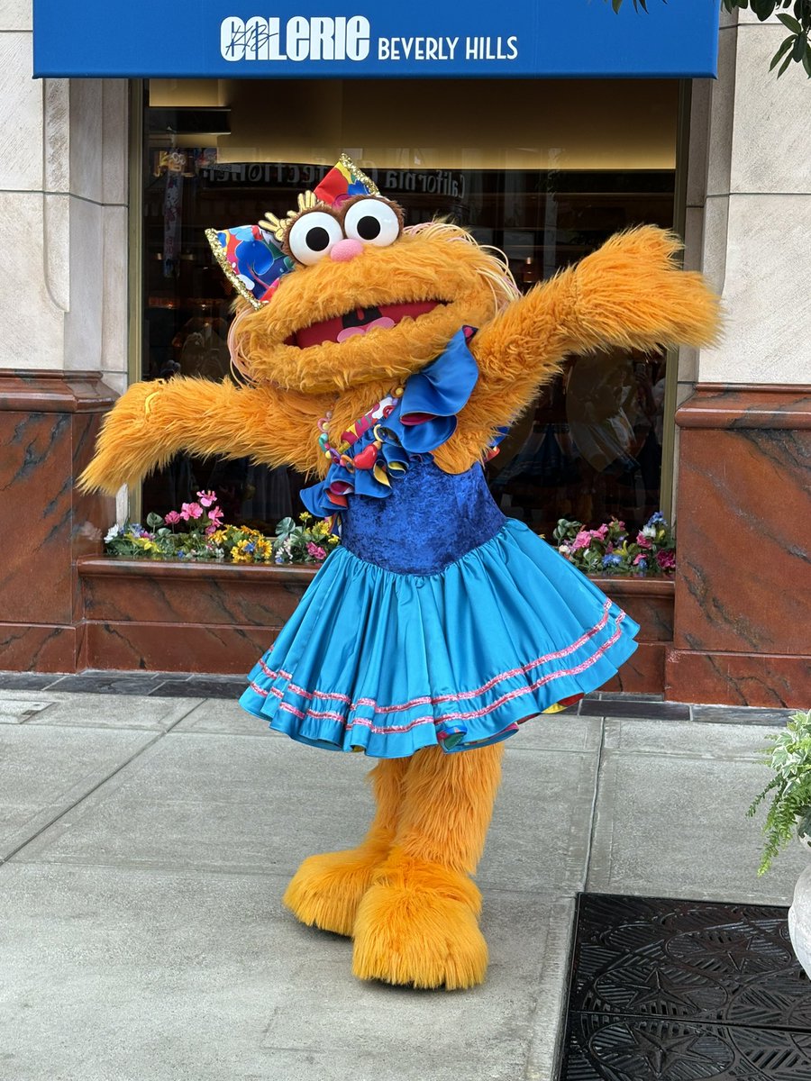 48_zoe's tweet photo. あぁ可愛い🧡

#USJファン #セサミストリート https://t.co/UmbQEE4nMi