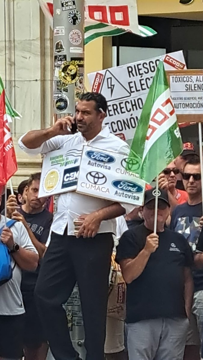 ccooand_FI's tweet photo. CCOO Industria Málaga
Hoy Manifestación de miles de personas del Sector de Automoción para EXIGIR Condiciones Laborales DIGNAS‼️
🚘Salarios JUSTO
🔴Plus Transporte
🔴Plus Electrificación 
🔴Plus vinculación
💪CONVENIO DIGNO‼️ https://t.co/tNTTlUvXic