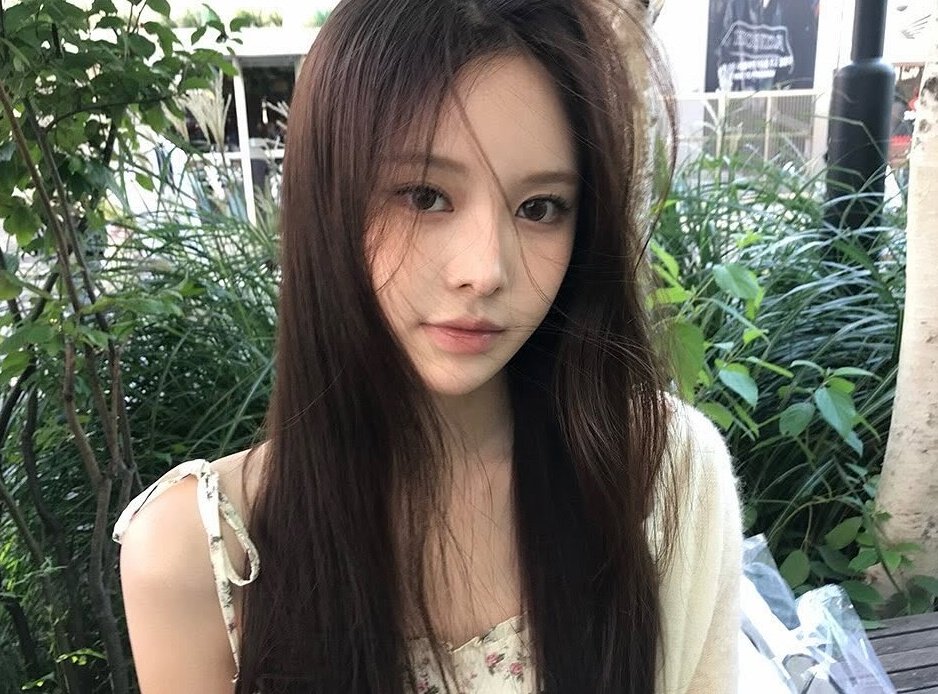 hajeemalatang's tweet photo. 이방지민얼굴너무좋아함 https://t.co/XNM5f8IukP