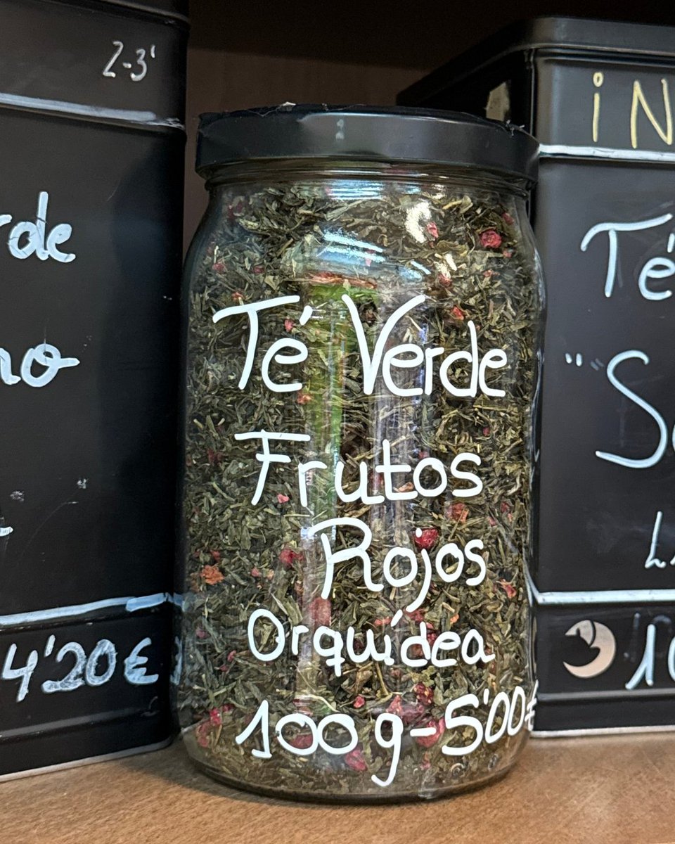 MercadoLagunero's tweet photo. 🌿✨ Tómate un pausa, respira profundo y reconecta.
El té verde de La Recova del Té y Café es perfecto para renovar tus energías y seguir con el día con las pilas cargadas.
Solo tienes que tomarte un sorbo y relajarte.
#mercadodelalaguna #consumelocal https://t.co/uWkIuivUPa