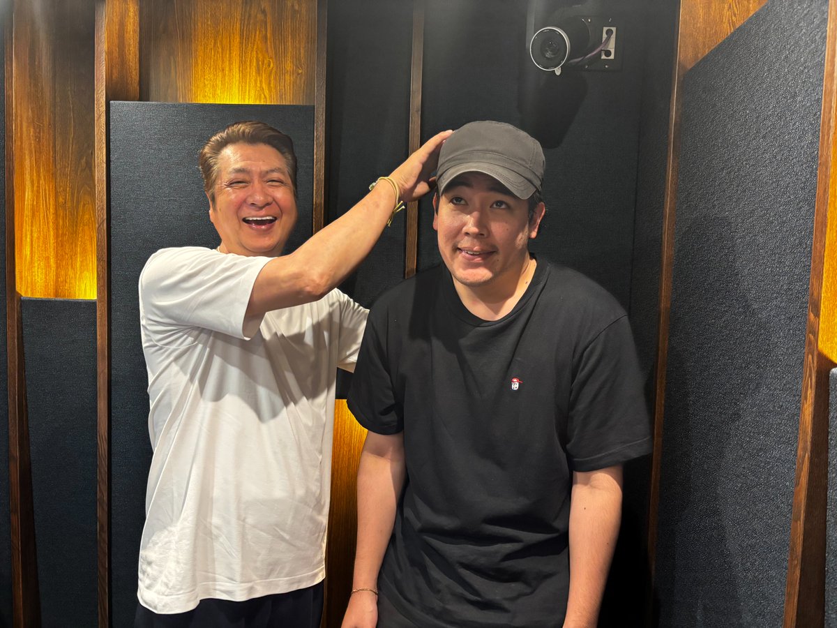 USEN_ENKAkayou's tweet photo. 鉄ロー別ショットは、山川さんに「徹二さんをお孫さんだと思ってポーズしてもらってもいいですか？」とお願いして撮らせていただきました！
いかがですか？
#木村徹二 #鉄ロー #山川豊 https://t.co/l7Arj4C2nP