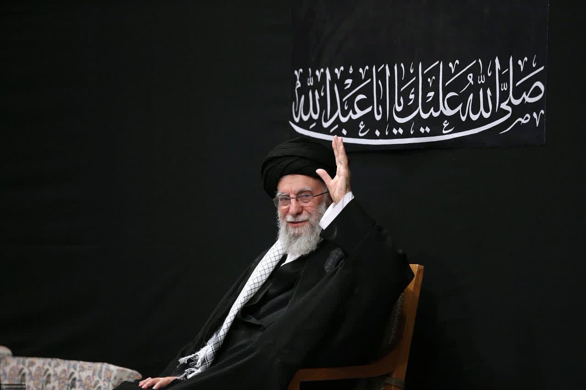 Sarbaz313t's tweet photo. بزرگ‌مردی که راه اربعین و کربلا را برای آزادگان جهان باز کرد ، راه مقاومت و ایستادگی در برابر ذلت را هم به ما نشان داد !
#یا_لثارات_الحسین
#عاشقان_حسین https://t.co/8VnBgMtCq5