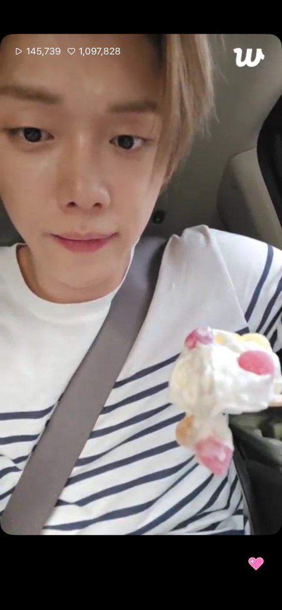 v9nya's tweet photo. #모구모구 #모아_트친소
아이스크리임~~🍦🍦🍦 https://t.co/qpGU1I6V8R