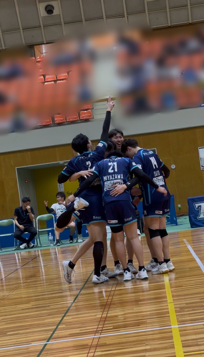 hapi39fu's tweet photo. 🏐2026.08.01 プレシーズンマッチ🏐
2026-27シーズン新ユニホーム
初お披露目めっちゃかっこいい✨️👏
点が決まる度に笑顔で☺️声出してハイタッチ🙌して温かいチームの雰囲気が素敵だなぁって思いました🙌
今シーズンもとても楽しみにしてます🎶
 #アイシンティルマーレ碧南 https://t.co/TIpxH8nqkO