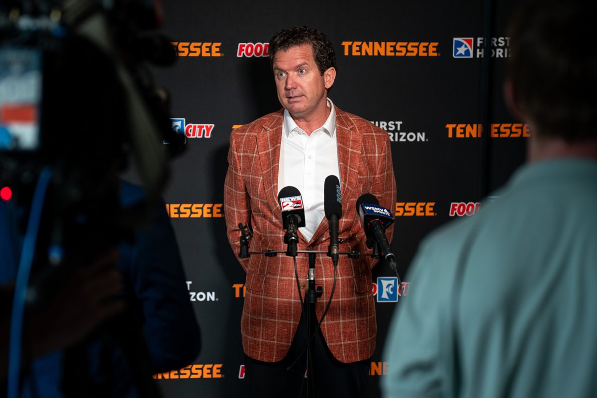 Volquest_On3's tweet photo. "I expect this coming year, I think we’re going to have a monster year. I think we’re really set up to do well in every single sport that we have."

A Volquest Exclusive: Sitting down with Tennessee athletic director Danny White

🔗https://t.co/qdt3G5iv6M https://t.co/LkKJUlHcqX