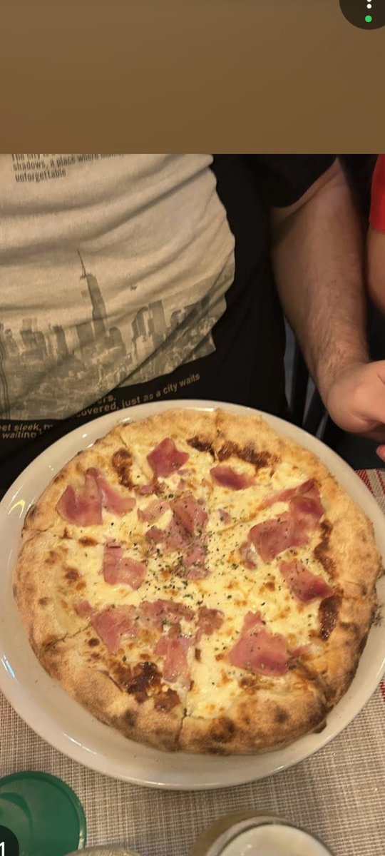 Hycek196154's tweet photo. @Karol1669024 Pomogę Wam, rachunek z lipca, 5 małych pizz (na grubym) w zwykłym barze przy plaży. Prawie 500zł (470 dokładnie) https://t.co/Bm2Ie9SwDD