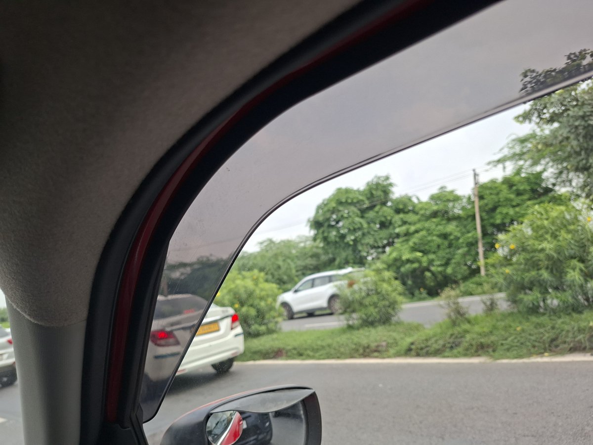 aps7958's tweet photo. @FTPfbd @FBDPolice Today 03.08.2026 at 9.10AM from Fbd toGgn Rd, plenty of vehicles are using wrong side, this situation is every day between Manger to Baliwas. They use wrong side while going to Ggn ti avoid traffic jam. How many challans are issued today? https://t.co/097DDUGvcp