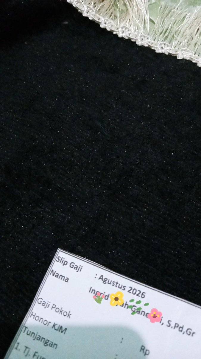 diaryouin_'s tweet photo. Slip gaji pertama di tempat yang baru 🌷🦋 Sangat lah mungil tapi, الحمد لله على كل حال https://t.co/TMKq75xdrV