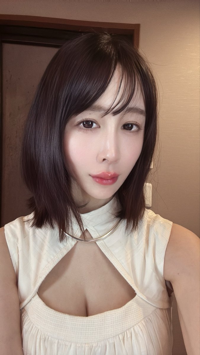 WaleaAv's tweet photo. 髪の毛バッサリ切ったのにまたロングにしたい欲が😓ロングとショートどっちが好きですか？？ https://t.co/1Yw51zklMK