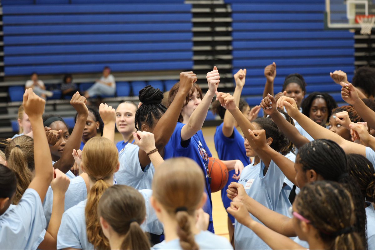 BlueHoseWBB's tweet photo. 𝗘𝗟𝗜𝗧𝗘 𝗖𝗔𝗠𝗣 𝟮𝟬𝟮𝟲

Thank you to all who came out for our 2026 Elite Camp! We can’t wait to see you all soon 💙 https://t.co/rmPZ2GXRQ0