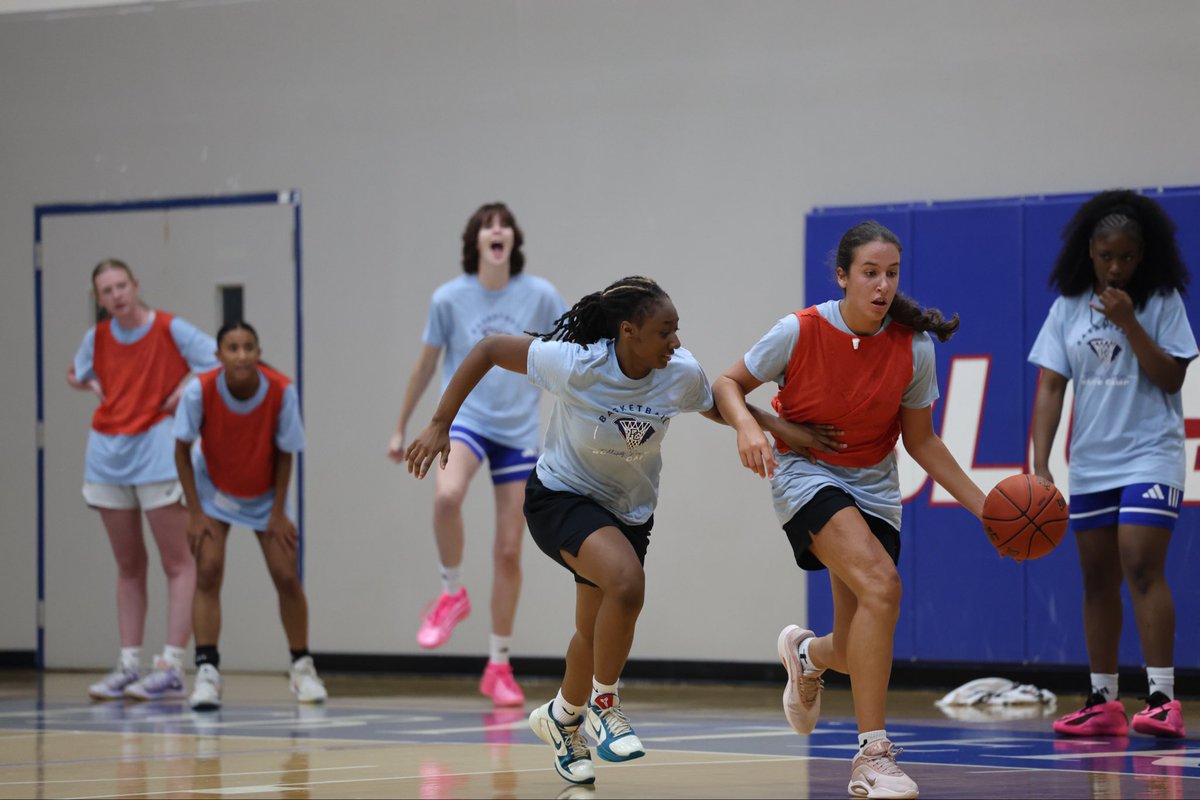 BlueHoseWBB's tweet photo. 𝗘𝗟𝗜𝗧𝗘 𝗖𝗔𝗠𝗣 𝟮𝟬𝟮𝟲

Thank you to all who came out for our 2026 Elite Camp! We can’t wait to see you all soon 💙 https://t.co/rmPZ2GXRQ0