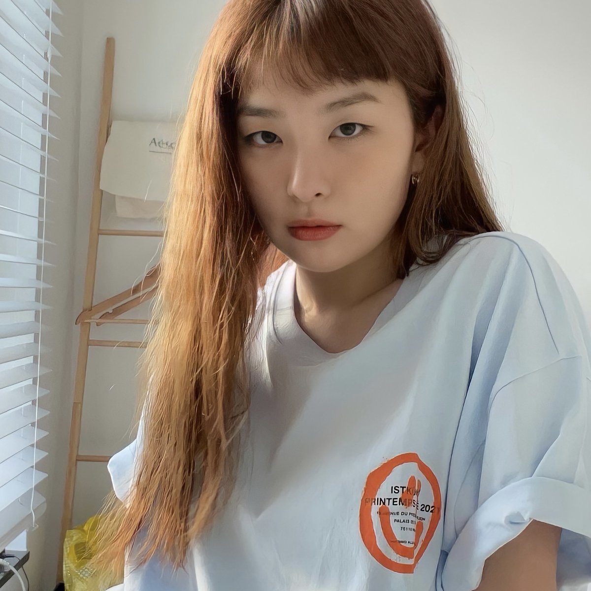 byunstore_'s tweet photo. ISTKUNST SMILY LOGO TEE กดของไว้ตั้งแต่เดือนก่อนลืมลงขายเลย มีสีฟ้า size L อก 47.6” ว่าง 6 ตัว ─ 280฿ free ems (พร้อมส่งภายใน 3 วัน) 🧤💭 https://t.co/K0zfBiaTaC