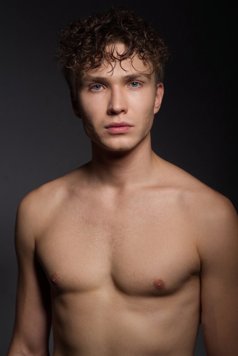 ignart7's tweet photo. Adam Wojciechowski - an actor
#actor #portrait #handsome #hotguy #actor #photosession #casting #shirtless https://t.co/8gOeFTWOxw
