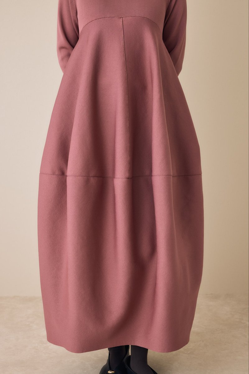 umnetofficial's tweet photo. Umnet 2026 AUTUMN / WINTER
#KABINKNITDRESS
 
#Umnet #Umnet26AW #fashion #일본패션 https://t.co/3wwNIwEXzw