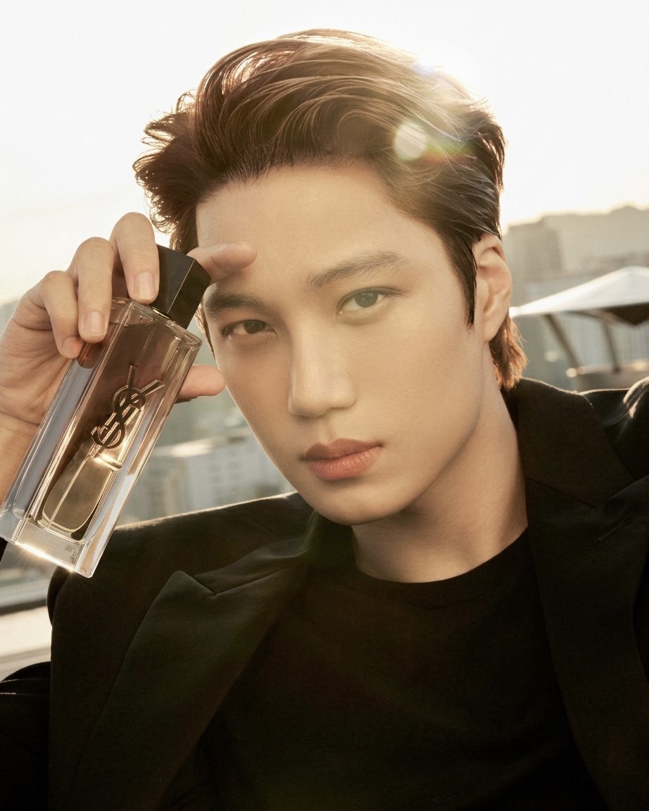 cantabilekai's tweet photo. Kai’s face card is too lethal that the first that I noticed right away is his magnificent visual and not the items that he modeled.
He’s just THAT gorgeous!!! 
I need this to be a global campaign! ❤️‍🔥❤️‍🔥❤️‍🔥

#KAI #KAIxYSLBeauty https://t.co/ZgYVCU6wcd