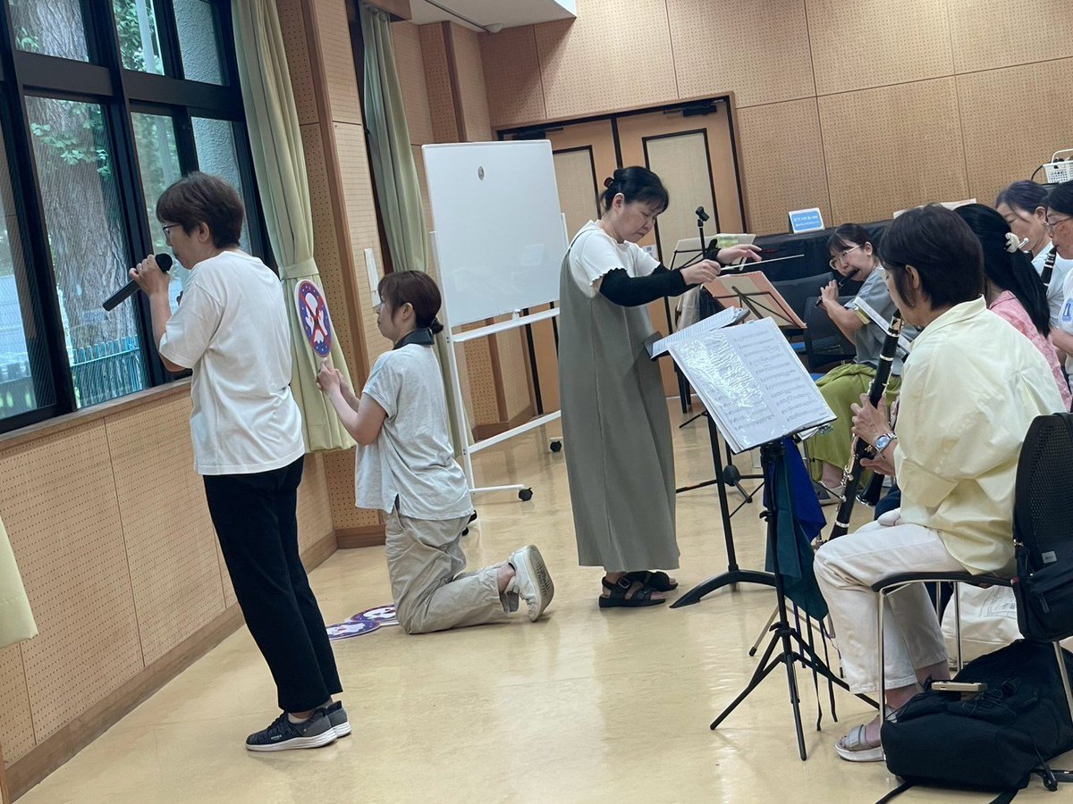 kaedenoko_'s tweet photo. 7/28の練習風景です♪

8月の訪問演奏にむけリハーサルをしました

リハーサル後、新曲スーパーマリオブラザーズの練習をしました
これからの訪問演奏で演奏するため頑張って練習しています♪

楓の子マザーズバンドでは一緒に活動してくれるメンバーを募集中です
ぜひ見学・体験お待ちしています https://t.co/lLAJCG7Xli