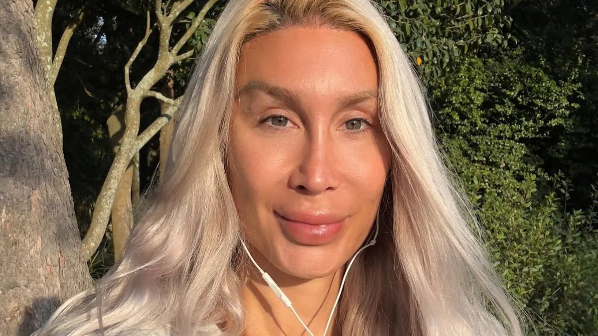 ESPcrave's tweet photo. 🚨 La cantante, compositora y bailarina Yolanda Gallardo, más conocida como “La Pelopony”, será cabeza de lista de Vox Cerdanyola del Vallès:

“La Ceuta, mira cómo me han dejado la Ceuta.” https://t.co/abmIqKLnEH