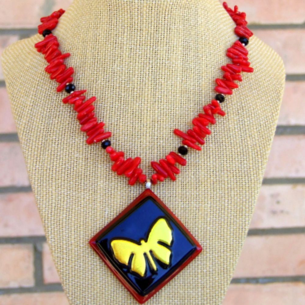 ShadowDogDesign's tweet photo. Handmade statement jewelry for the woman who adores butterflies: unique color-shifting black &amp; gold dichroic glass butterfly pendant necklace w/ red coral &amp; black onyx!  via @ShadowDogDesign #CCMtt #ShopSmall #ButterflyNecklace      https://t.co/qiuv38Nf2J https://t.co/sBg5Wqqxxl