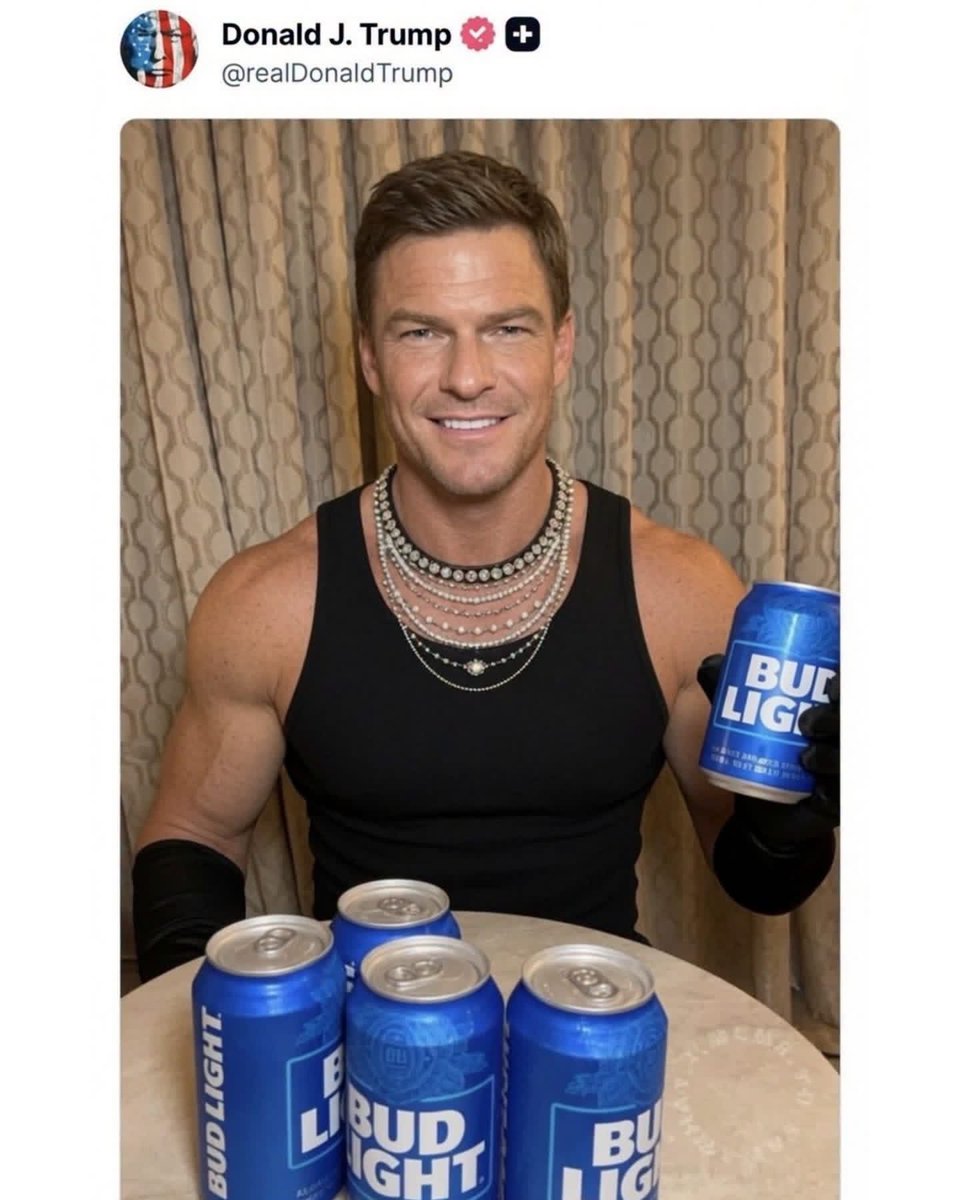 eMTBrides's tweet photo. Haha 🤣 President Trump on Truth Social 👏 🤣 Alan Ritchson has always hated Trump, he has severe TDS https://t.co/6xeMvs0Ecc